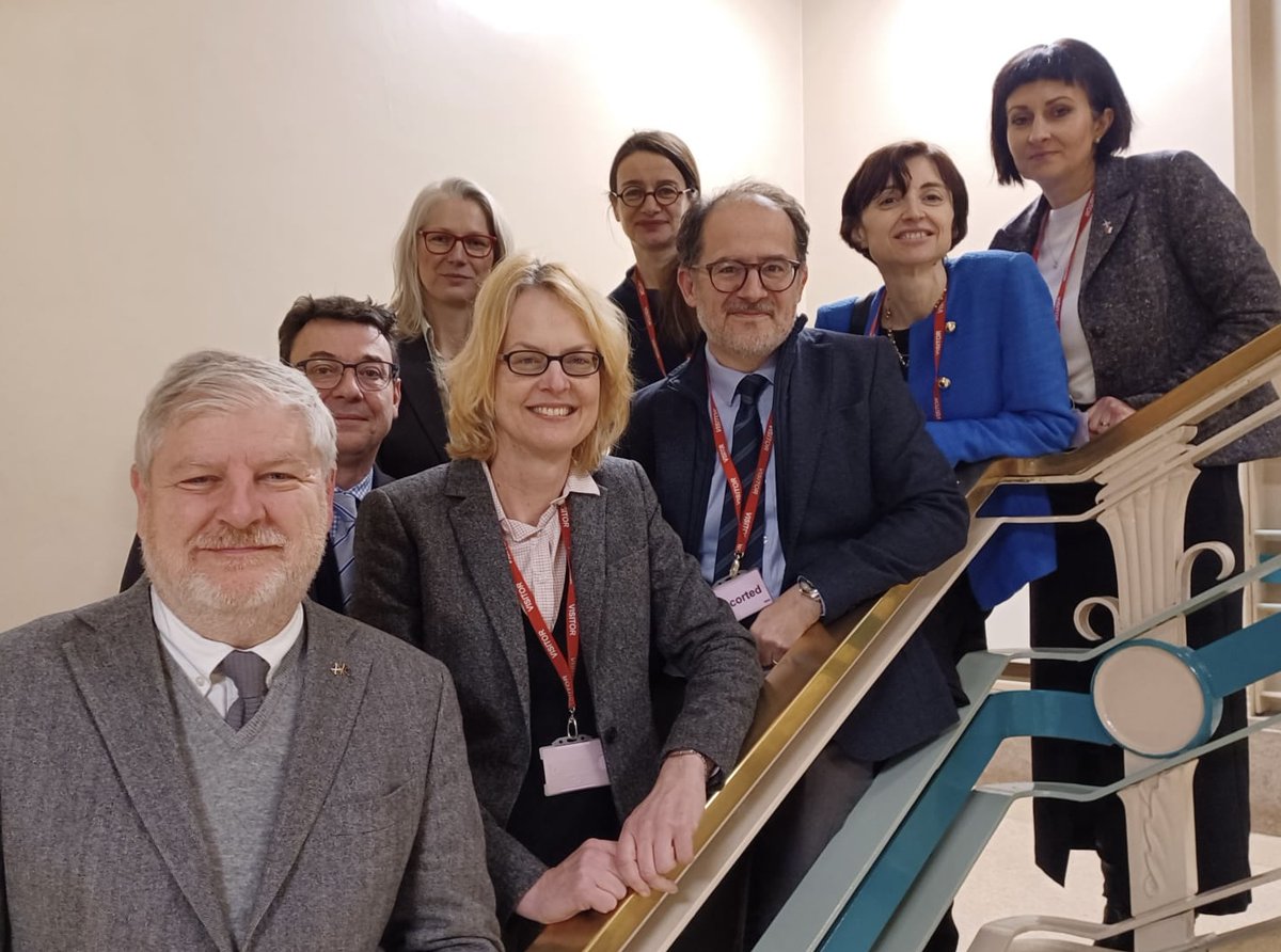 Angus Robertson (@angusrobertson) on Twitter photo Good to join European Consuls General and Education CabSec <a href="/JennyGilruth/">Jenny Gilruth</a> to discuss language learning and teaching in Scotland during Languages Week Scotland. <a href="/LangsWeekScot/">Languages Week Scotland</a> #ScotlandLovesLanguages 🇫🇷🇩🇪🇪🇸🇮🇹🇵🇱 Good to join European Consuls General and Education CabSec <a href="/JennyGilruth/">Jenny Gilruth</a> to discuss language learning and teaching in Scotland during Languages Week Scotland. <a href="/LangsWeekScot/">Languages Week Scotland</a> #ScotlandLovesLanguages 🇫🇷🇩🇪🇪🇸🇮🇹🇵🇱