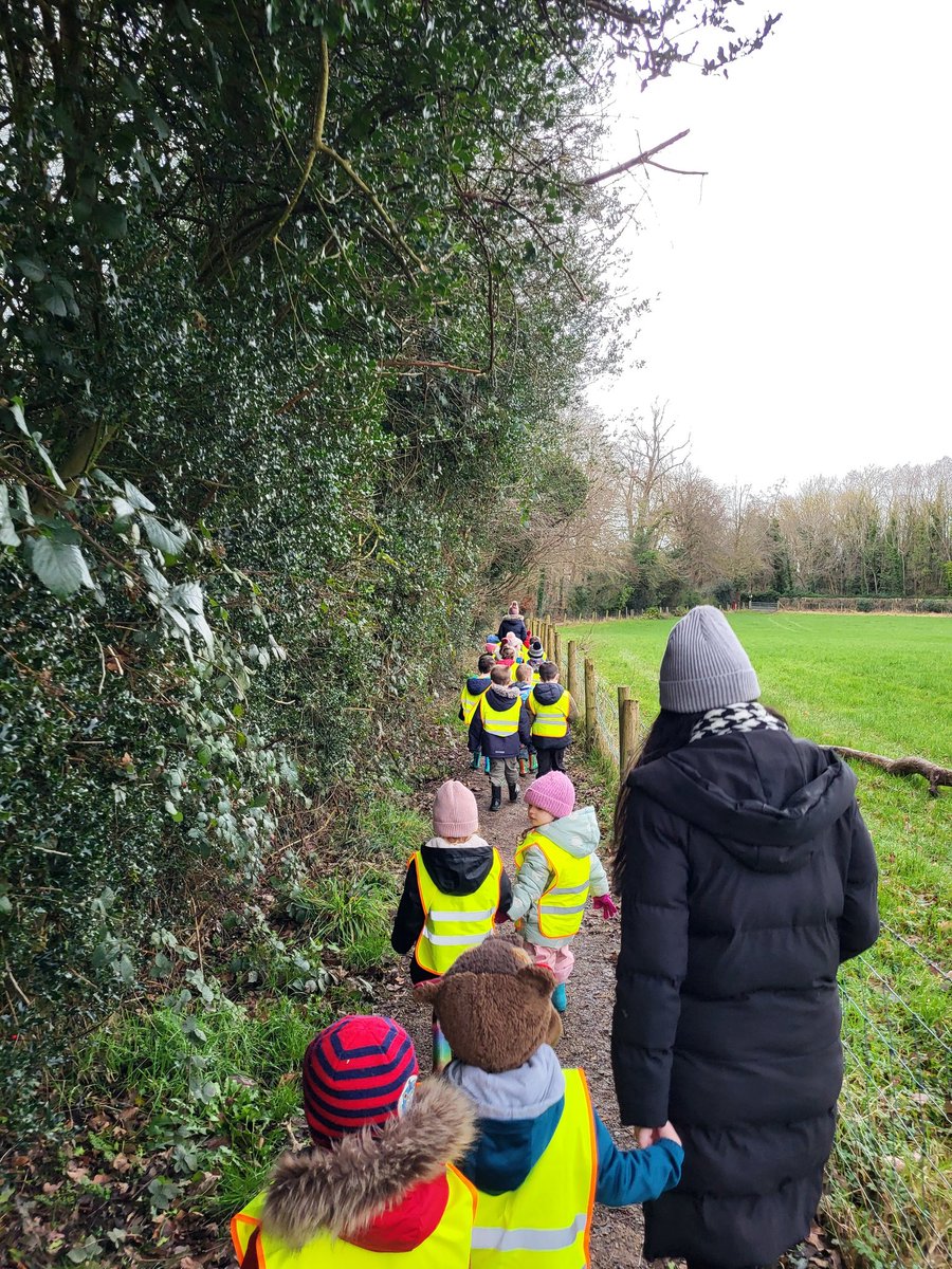 Dosbarth Celyn have made it for their first class visit to the woods <a href="/LMcK0622/">MissMcK</a> <a href="/SychdynSchool/">Ysgol Sychdyn</a>