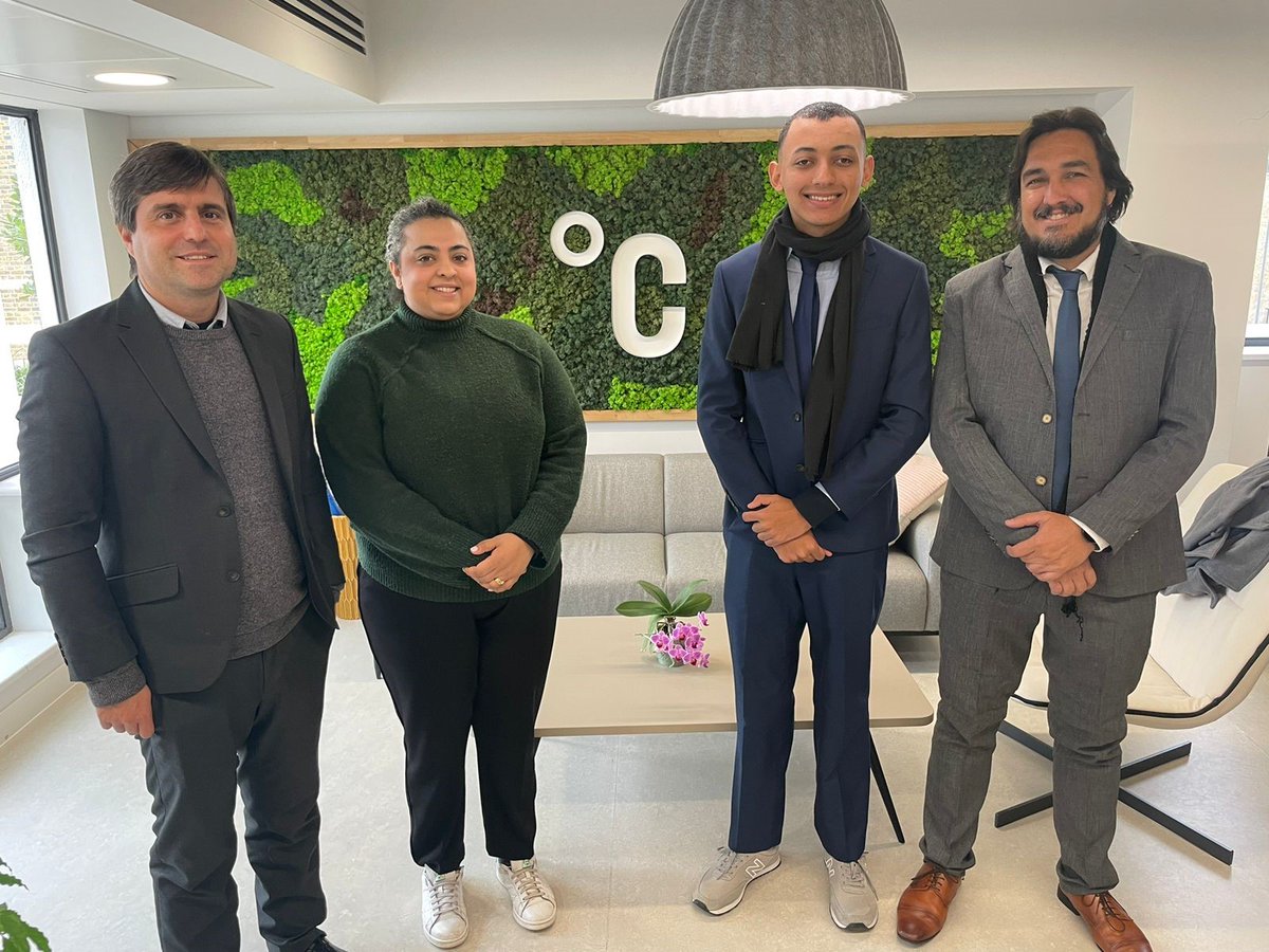 ClimateGroup's tweet photo. Ambiente Jovem is empowering young green leaders.   

Launched by #Under2 member state, Rio de Janeiro, Brazil's largest co-education initiative empowers youth to address socio-environmental challenges and play a role in sustainability conversations ahead of the #G20summit. 1/3🧵 https://t.co/7wtTVq8gtb