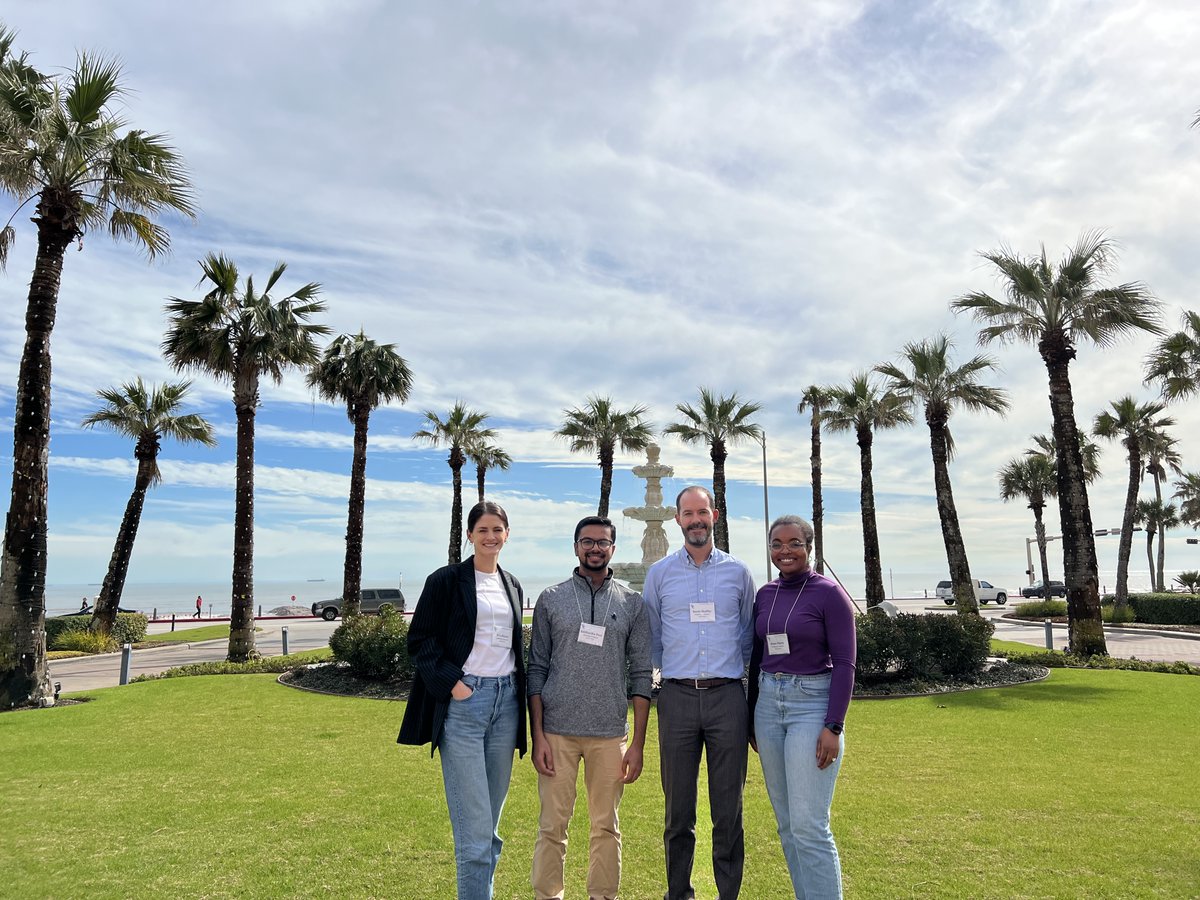 shaffer_lab's tweet image. Reflecting on a great week @GordonConf Chemical Separations with inspiring talks and discussions. Congrats to Dana Flores,  @Pari3a_Taheri, @Siddhartha_0505 Paul, and @ErinSPicton for your excellent poster presentations. 📊 @UHEngineering #GoCoogs