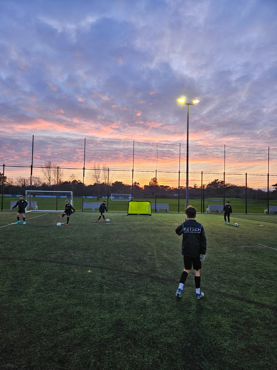Winter evenings at the <a href="/KGVGSY/">KGV Playing Fields</a> with the <a href="/GFA_Academy/">Guernsey FA Aztech Academy 🇬🇬</a>