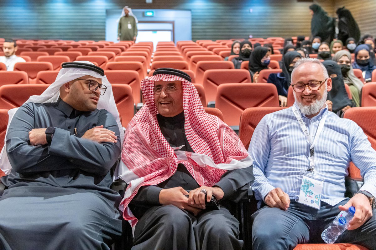 نظمت #كاوست دورات تدريبية في مجالات #الذكاء_الاصطناعي و #المعلوماتية_الحيوية و #الأمن_السيبراني، بدعم من <a href="/imarat_almadina/">إمارة منطقة المدينة المنورة</a>، وبالتعاون مع <a href="/SDAIA_SA/">SDAIA</a> و<a href="/NCA_KSA/">الهيئة الوطنية للأمن السيبراني</a>.

نشكر أبناء العقيل (جرير للاستثمار) و <a href="/taibahu/">جامعة طيبة Taibah U</a> و<a href="/UPMMadinah/">جامعة الأمير مقرن بن عبدالعزيز</a> و<a href="/iu_edu/">الجامعة الإسلامية</a> و<a href="/alrayancolleges/">كليات الريان الأهلية</a> و<a href="/madinahchamber/">غرفة المدينة المنورة</a>.

#أكاديمية_كاوست