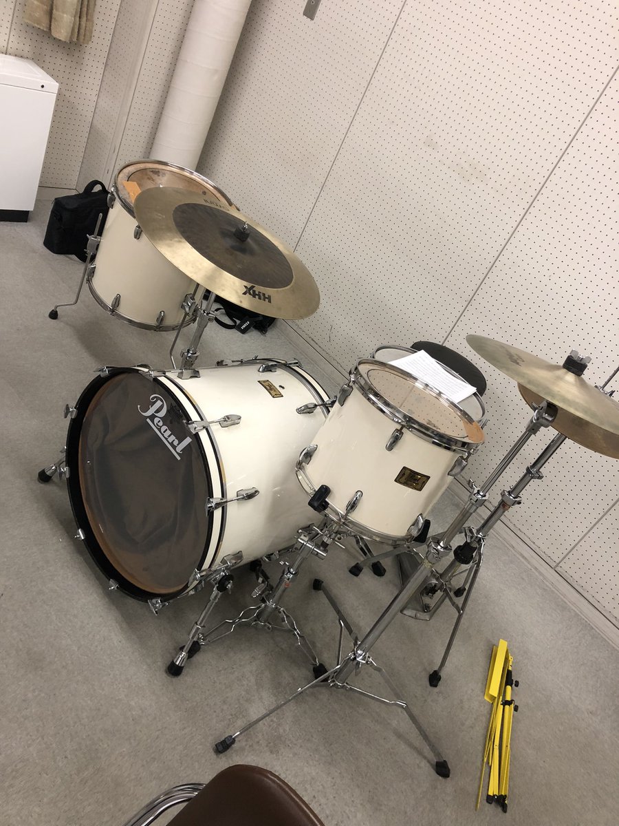takasa900's tweet photo. コロナ禍ほとんど構ってなかったけど、やっぱ俺のドラムカッケーな?
#ドラムセット
#Pearl
#classicmaple https://t.co/55qVBBygrQ