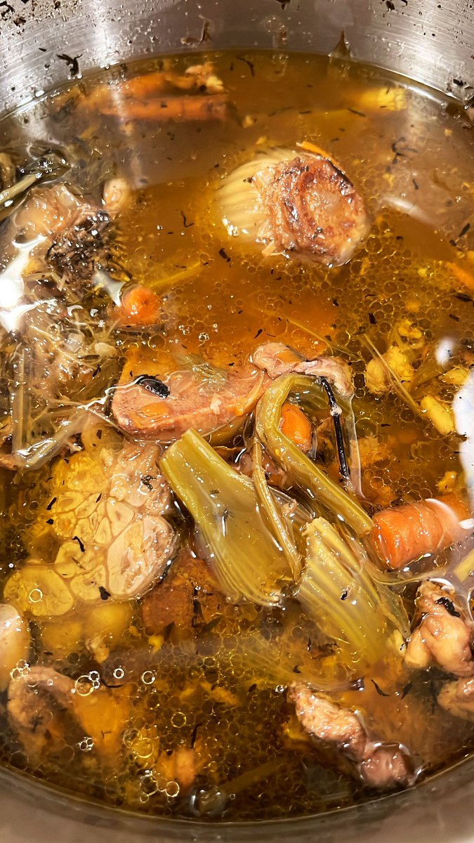 Bone Broth is almost done

That color 🤤

#BoneBroth