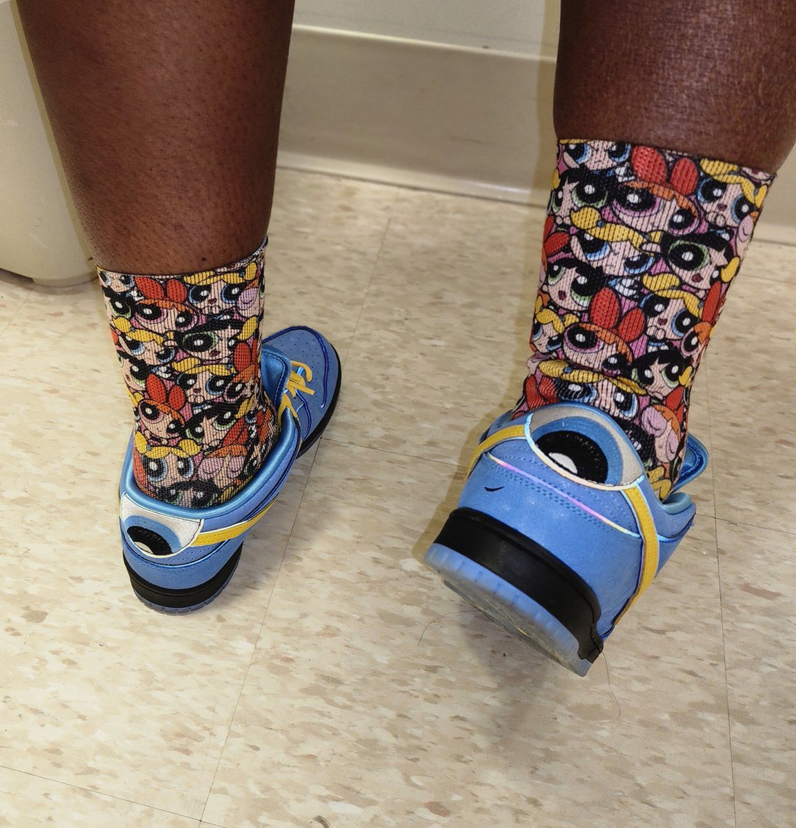 trudyspeaks's tweet image. 👟: Nike SB Dunks Powerpuff Girls 'Bubbles'
🧦: @RockEmSocks Powerpuff Girls 
#sbdunks #sb #skateboardingdunks #skateboard #🛹 #nikesbdunks #nikesb #sbology #nikeSBorNothing #sbsonly #nikesbsyl #snkrsliveheatingup #snkrskickcheck