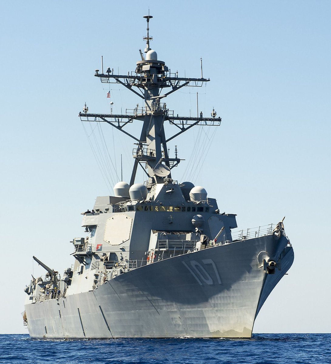 #دقيقة_وربع

كل المتابعين والمحللين، يُدركون أن أمريكا في ورطة! 
ليسَ لأنها عاجزة، أو لا تمتلك خطة، أو تنقصها القوة!

بل لأنَّها مرتبكة، أمامَ عدوٍ لا تعرفه، ولَم تستطع اختراقه، ولا الإلمام بجوانب قوته، ولا الإحاطة بثغرات ضعفه!

وحينَ قال الجنرال البائس، قائد الأسطول الأمريكي