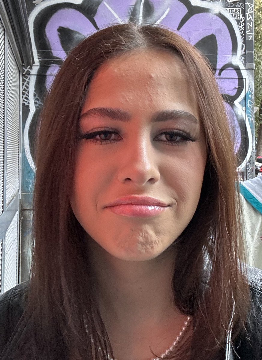 Busco piso en madrid para antes del 15 de febrero estoy literalmente acojonada bunenos dias.
adoptenme soy esa ⬇️