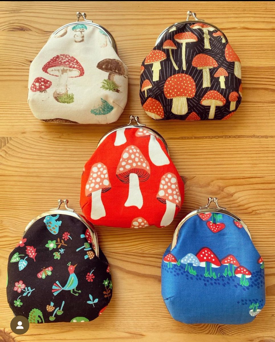 housekibako_yi's tweet photo. 2月3日(土)の宝石箱は、
「きのこ🍄と動物展」

ハンドメイド作家のvirginie さま

きのこ🍄と動物の可愛い小物達が、お客様をお迎えします💓

是非、宝石箱で手にとってご覧下さい✨

#ハンドメイド
#きのこ柄
#がま口
#本八幡　
#八幡一番街 https://t.co/lmnkFyJrqZ
