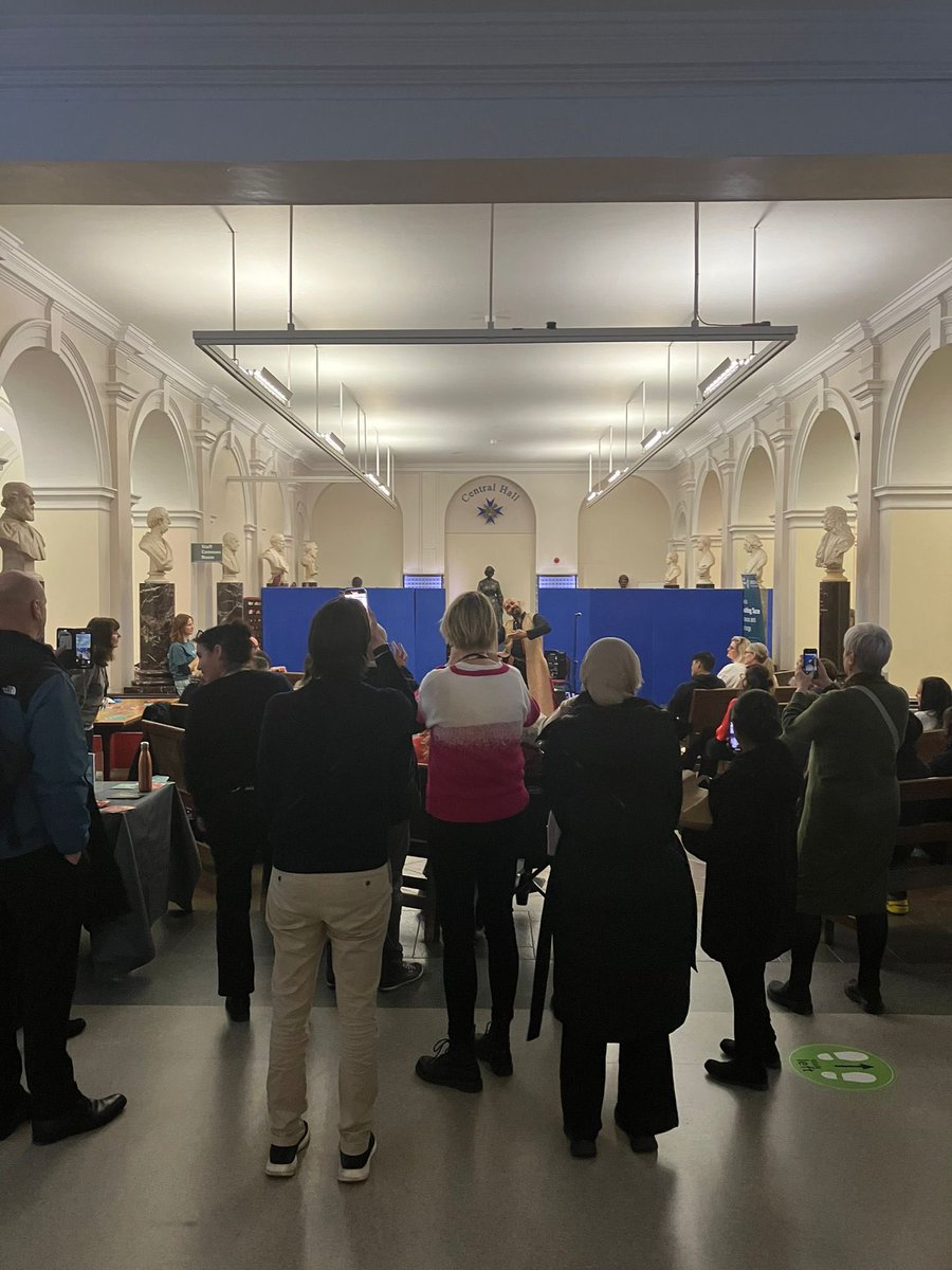balbirdance's tweet photo. Amazing response to our lunchtime performance at @GSTTnhs hospital with at @BreatheAHR. Over 100 people stopped to watch &amp; even some dancing in the corridor. Medics, patients, visitors &amp; children enjoying time out from their hospital appointments. 
#dance #London #Kathak https://t.co/SRP7oJifCh