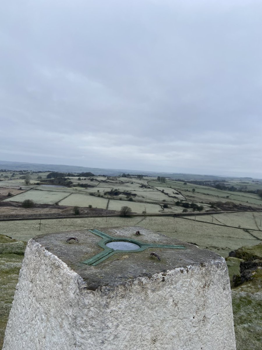 peakrunner47's tweet photo. Lots on my mind so struggling to get out. Really cold this morning,enjoyed the short time of freedom from reality #HarboroRocks
#MiddTop https://t.co/R8VW089jLd