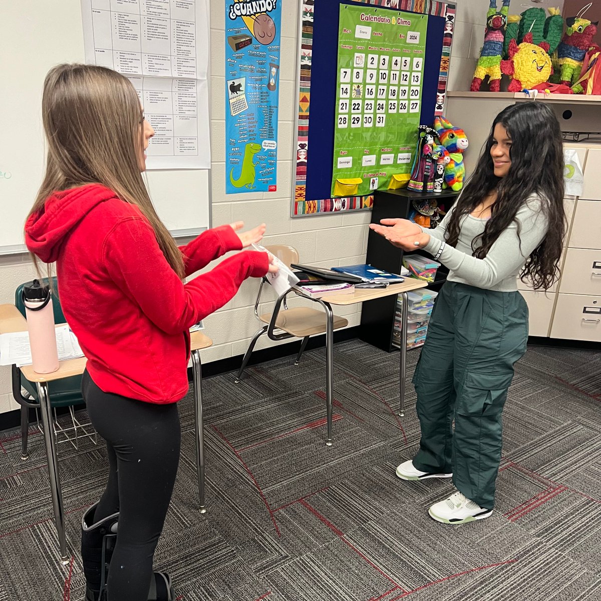 wayne_local's tweet image. 💃🎭 Spanish 1 students in Mrs. Horvath&apos;s class brought vocab to life through charades! Acting out words or actions, they guessed in Spanish, adding fun to language learning! 🇪🇸🗣️ #SpanishClass #LanguageFun