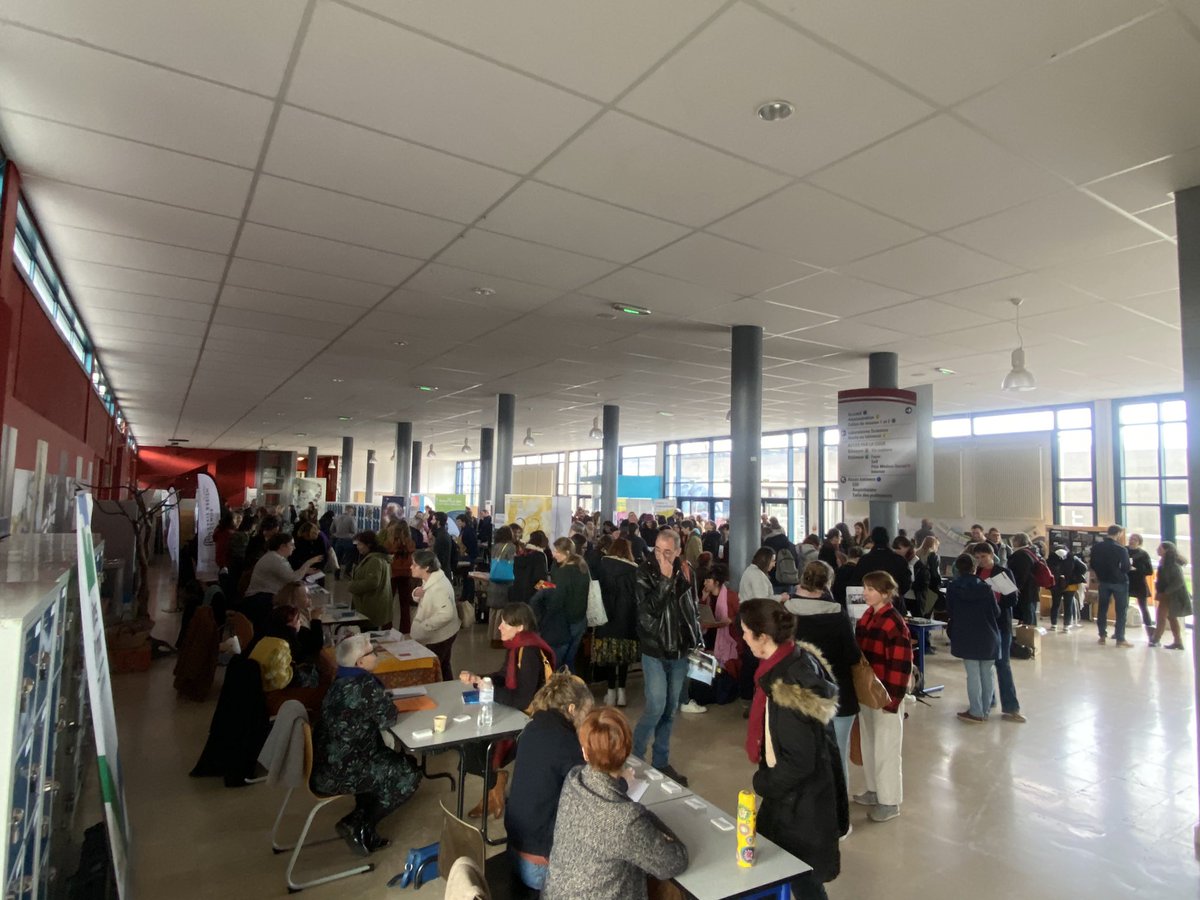 Emmanuel_Laot's tweet photo. St-Brieuc (22). 👥  « Speed Meeting» #EAC &amp; #EDD au lycée Freyssinet avec 2️⃣5️⃣0️⃣ membres de la communauté éducative et culturelle du département des Côtes d’Armor 🔸#DRACBretagne 🔸@DRAEAC_Bretagne  🔸 @edd_acrennes 🔸@cotesdarmor22 🔸@regionbretagne🔸@canope_22 🔸@LeCnam_Inseac https://t.co/Ookm8KbqsN