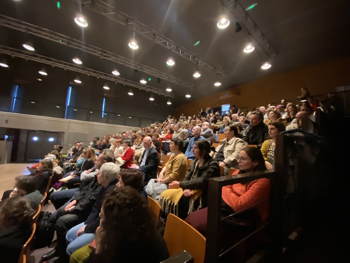Emmanuel_Laot's tweet photo. St-Brieuc (22). 👥  « Speed Meeting» #EAC &amp; #EDD au lycée Freyssinet avec 2️⃣5️⃣0️⃣ membres de la communauté éducative et culturelle du département des Côtes d’Armor 🔸#DRACBretagne 🔸@DRAEAC_Bretagne  🔸 @edd_acrennes 🔸@cotesdarmor22 🔸@regionbretagne🔸@canope_22 🔸@LeCnam_Inseac https://t.co/Ookm8KbqsN