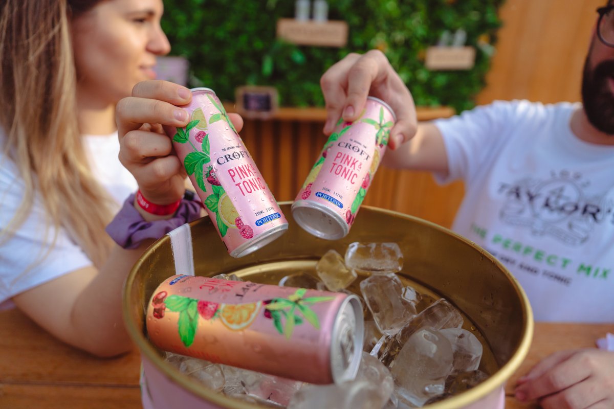 CroftPink's tweet photo. Croft Pink &amp; Tonic always springs to mind when you're planning a special party.

-

O Croft Pink &amp; Tonic vem sempre à mente quando se está a planear uma festa especial.

#croftpink #pinkandtonic #wineoftheday #pinkport #readytodrink #winelover #winetime https://t.co/I5LdxkCNDR