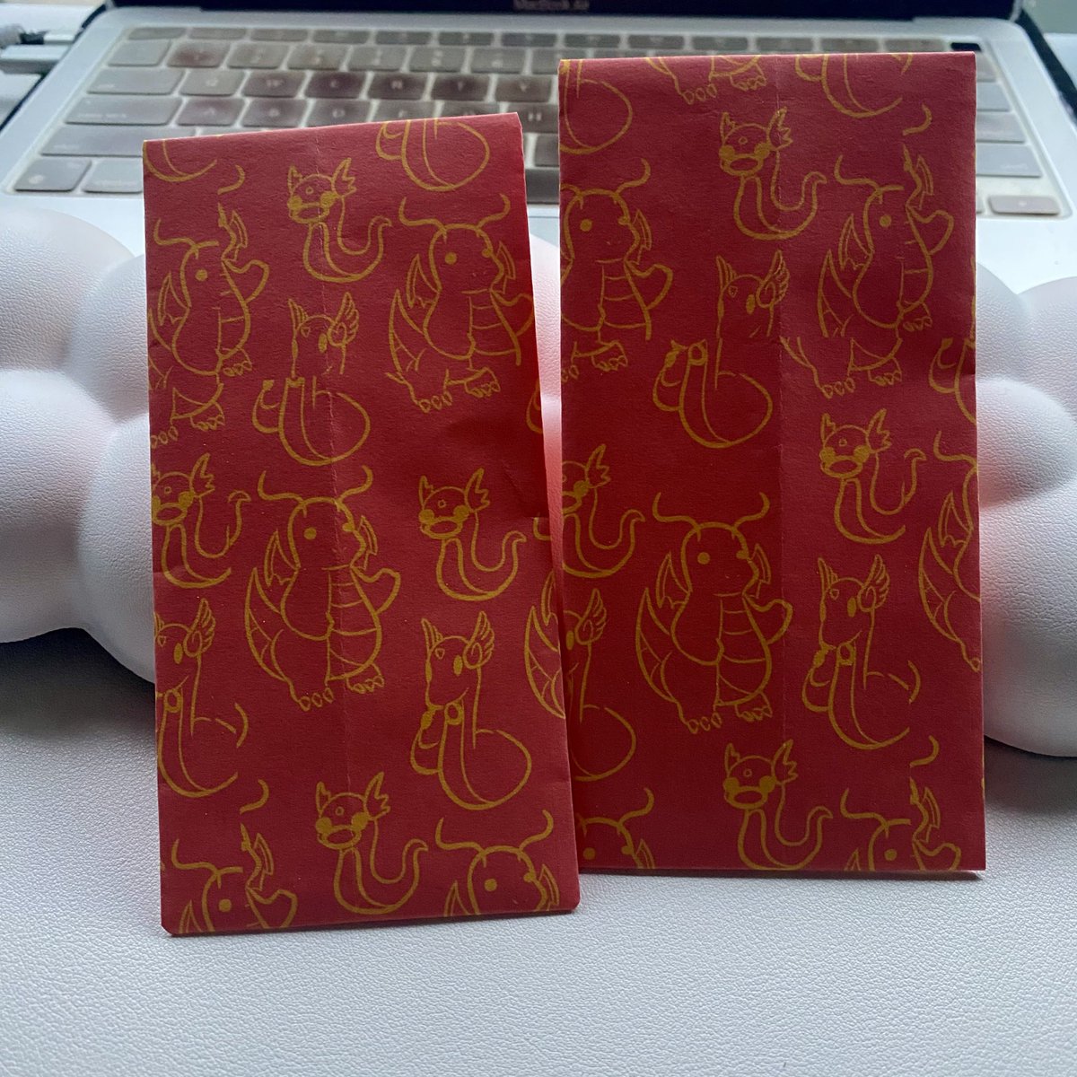 inderUNITE's tweet photo. 🚨giveaway alert! 🚨

🐉year of the dragon 
🧧 pokemon red envelopes! 
includes custom inder emote stickers! 🤭

how to win? 🏆
*Must be following @inderUNITE 
*Like + RT

giveaway closes feb 10th
ships globally! 🌐

⬇️more details below if you don't win/can't wait! https://t.co/d2eOun8lIh