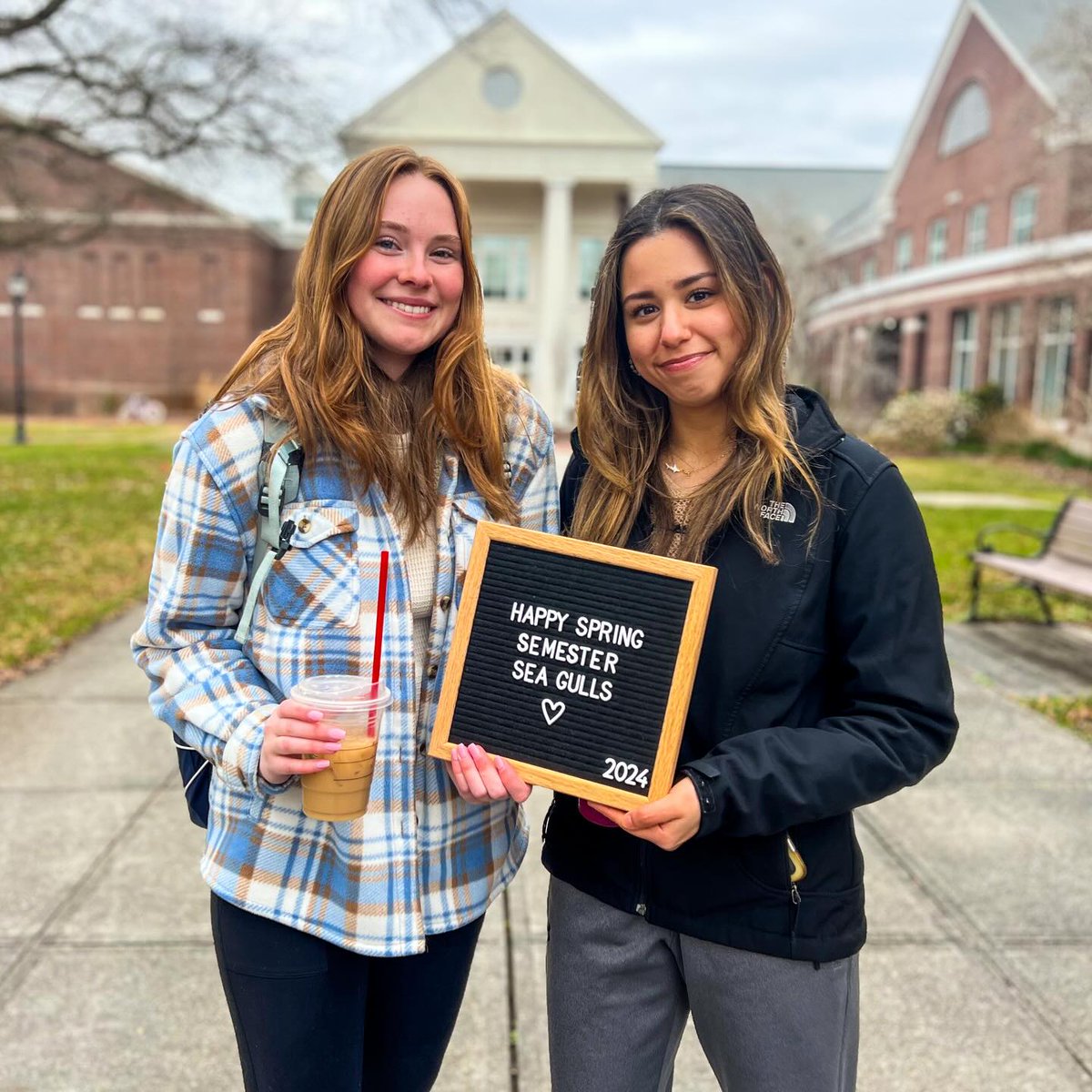 SalisburyU's tweet photo. Happy spring semester, Sea Gulls! ๐
#BuryBound ๐ #FlockToSU ๐ #GoGulls ๐ค #MakeTomorrowYours โจ
@FlockToSU https://t.co/OYX8yw9vZy
