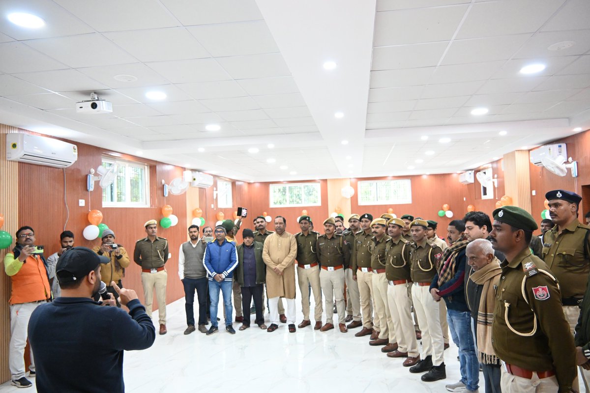 DFOkaimur's tweet photo. आज दिनांक 31.01.2024 को वन प्रमण्डल पदाधिकारी, कैमूर वन प्रमण्डल, भभुआ श्री @Chanchal_P के द्वारा वन प्रमण्डल कार्यालय का विस्तारित भवन एवं कॉन्फ्रेन्स हॉल, वनो के क्षेत्र पदाधिकारी, भभुआ के कार्यलय परिसर जिसमे कार्यालय-सह-आवास,बैरक, हाजत हैं,
#kaimurforest #biharforest https://t.co/jH63EguYom