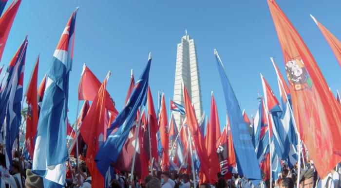 Como se informó en la última reunión del Consejo de Ministros, varios procesos políticos se desarrollarán en los próximos meses para acompañar la implementación de las Proyecciones del Gobierno con el objetivo de corregir distorsiones y reimpulsar la economía. 

#CDRCuba #Cuba