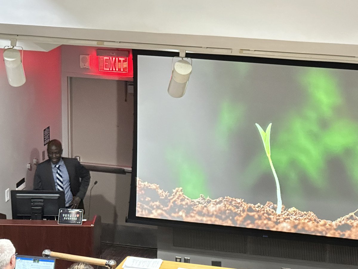 👏🙌🤩Wonderful @DukeSurgery grand rounds this morning with rockstar #DrElliotAsare talking about #mentorship in @AJCCancer and #USTARS with Univ of Utah Surgery! #plantingseeds 👏🙌🤩