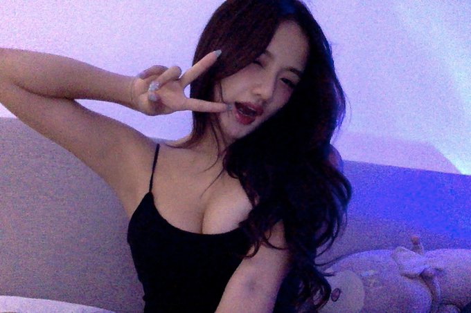 Photobooth sess https://t.co/pfus5KN9Ux