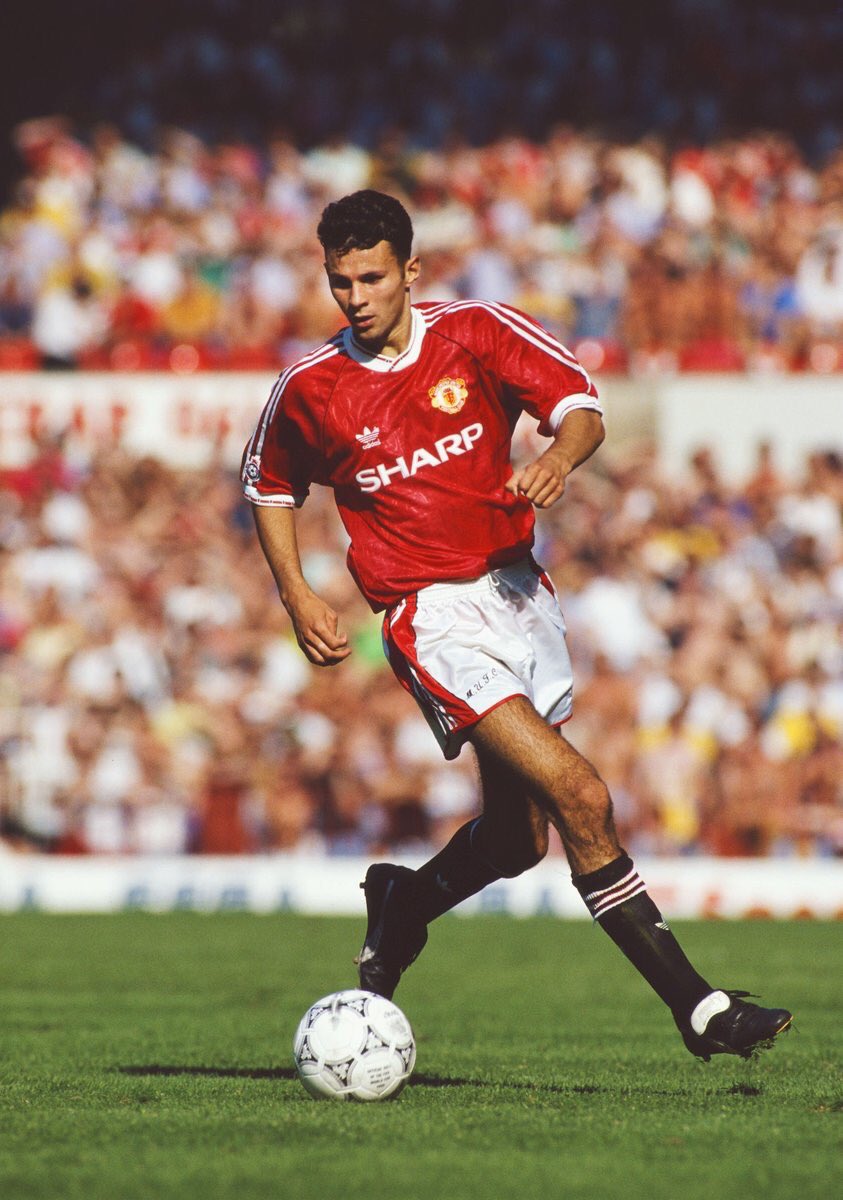 Footballtweet's tweet photo. On this day, in 1991, Ryan Giggs made his Manchester United debut:

🗓 1031 Games 
⚽️ 181 Goals 
🏆 13 Premier League
🏆 9 Community Shield
🏆 4 FA Cup 
🏆 3 League Cup
🏆 2 UCL
🏆 1 Intercontinental Cup
🏆 1 Club World Cup
🏆 1 UEFA Super Cup
🔴 1 Club 

Legend. 🔥 https://t.co/DTDmiLsb51