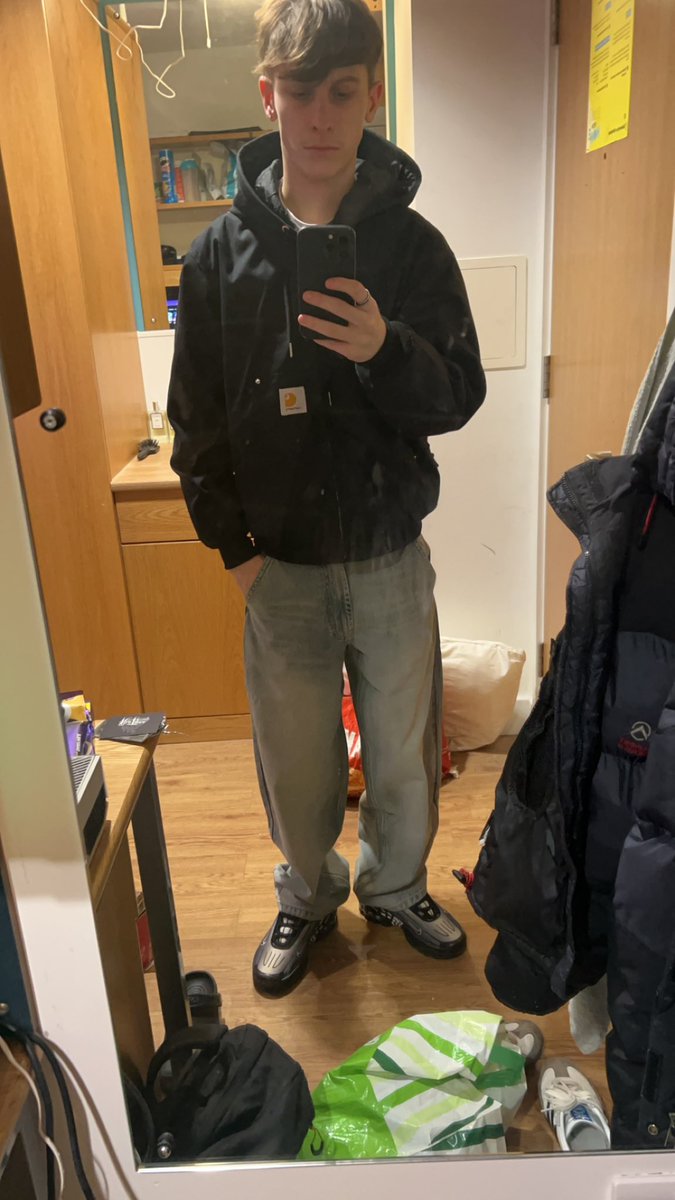 SamAM100 tweet media