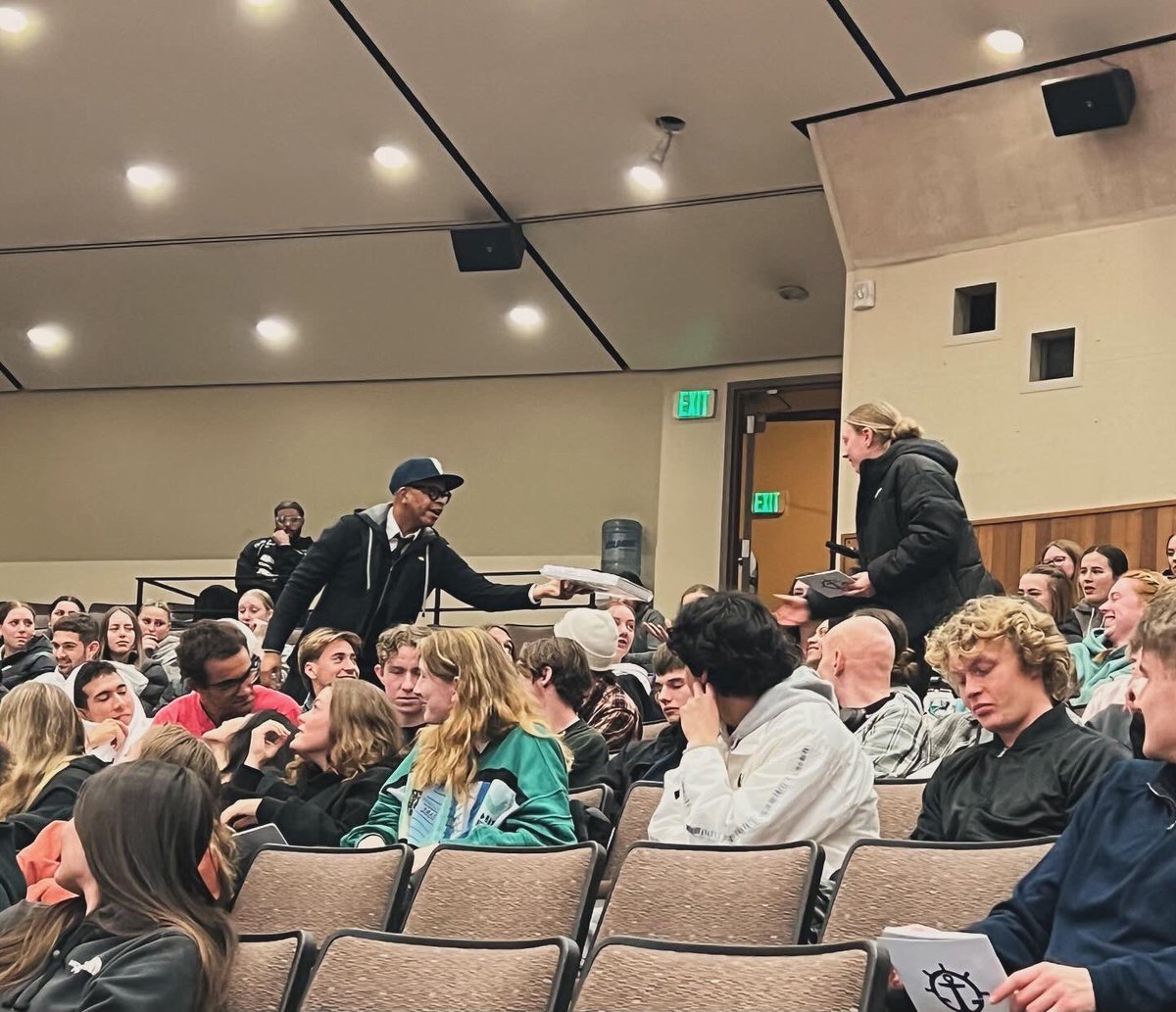 PilotsLead's tweet photo. Thank you @kckatalyst for an unforgettable evening with @PortlandPilots ! Awesome work by Nick Brink and Jude Harris from the SAAC Wellness Committee to make this event happen. ✌️💜⚓️ 
#WeArePortland https://t.co/6fmhoyQvc4