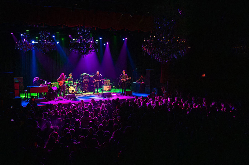 San Francisco's Fabled Fillmore Remains Ground Zero for Rock 'n' Roll ➡️ tinyurl.com/Fillmore24 From Phil Lesh returning to home base to rising stars like Margo Price, the @FillmoreSF remains the most hallowed hall in American rock 'n' roll. - @gms111