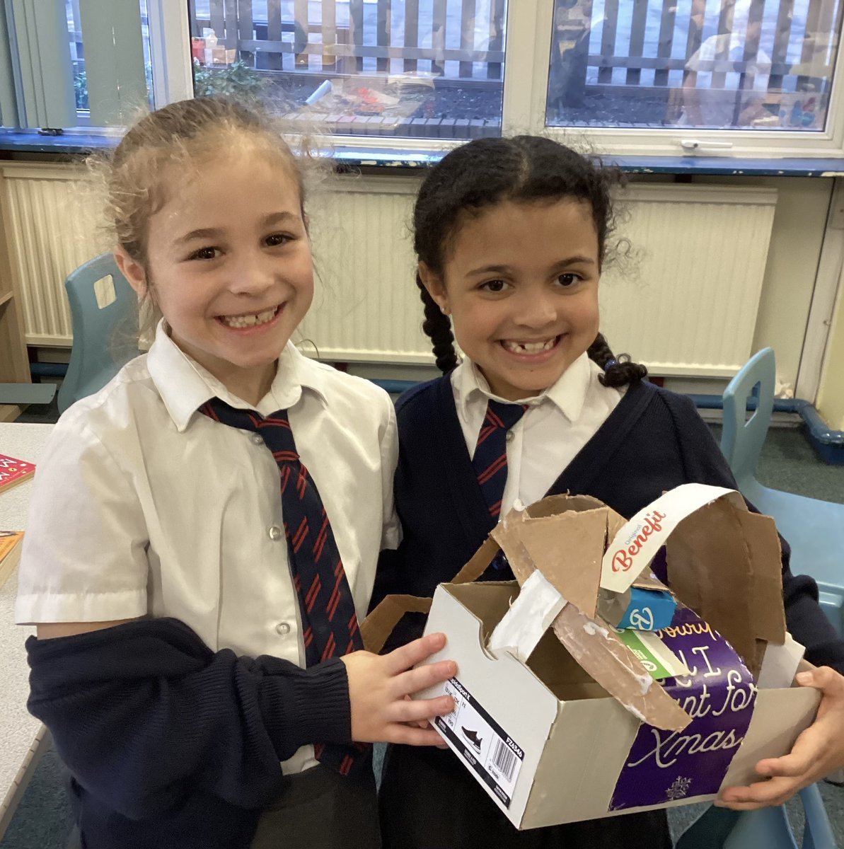 OLGHLiverpool's tweet image. Year 3 have been busy constructing their own abstract sculptures @kapowprimary #olghy3 #abstractsculpture #playgroundequipment #olghartanddesign