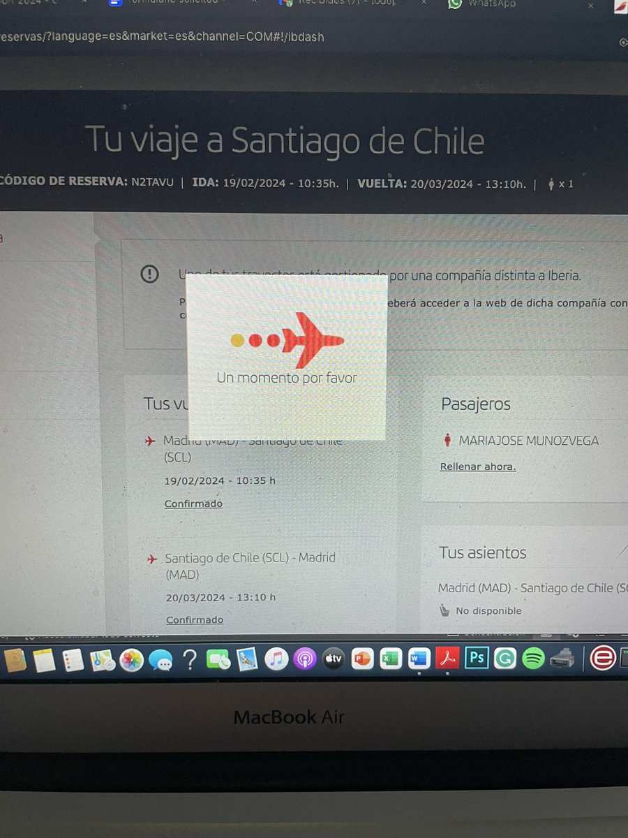 Jo_AMV's tweet photo. @Iberia llevo así todo el día sin poder acceder a mi reserva para poder hacer un cambio de pasaje. Y de llamar por teléfono ni hablar, cada operador dice algo distinto, incluso inventan respuestas los pobres x culpa de la mala aerolínea para la que trabajan… https://t.co/h7MF2lb3zc