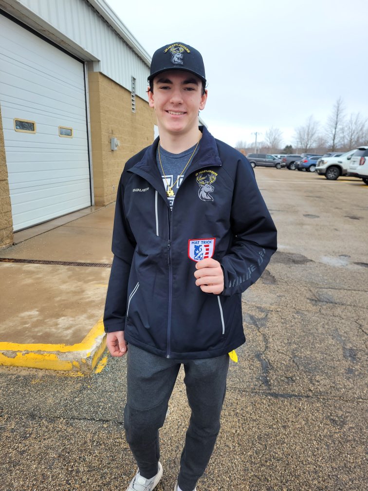 Congratulations to <a href="/CityHighSports/">CityHighSports</a> and <a href="/JrHeartlanders/">Jr Heartlanders</a> Fr. Beckett Tobin for scoring his 1st High School Hat Trick over the weekend!👏🏒💪

Keep it up Beckett! #SU_Posse #MakeItHappen #HatTrick