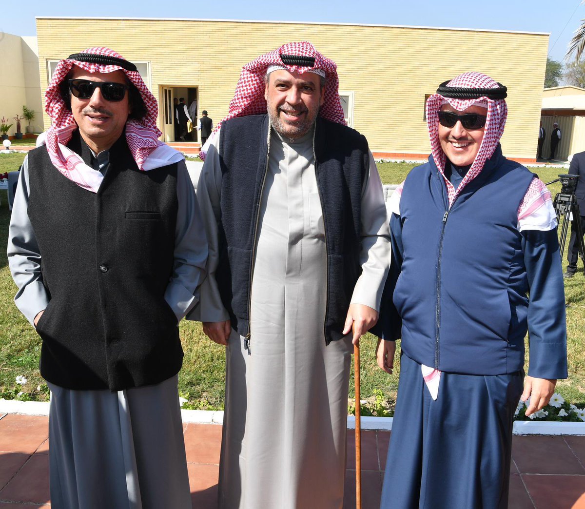 ahmed_f_alsabah's tweet photo. سيدي حضرة صاحب السمو أمير البلاد الشيخ #مشعل_الأحمد_الجابر_الصباح في عزايز على مأدبة الغداء التي اقامها الشيخ على جابر الاحمد على شرف سموه بحضور ابناء الاسرة الكرام وضيف الكويت الغالي صاحب السمو الملكي الأمير #تركي_الفيصل https://t.co/mX2eWnGM8C