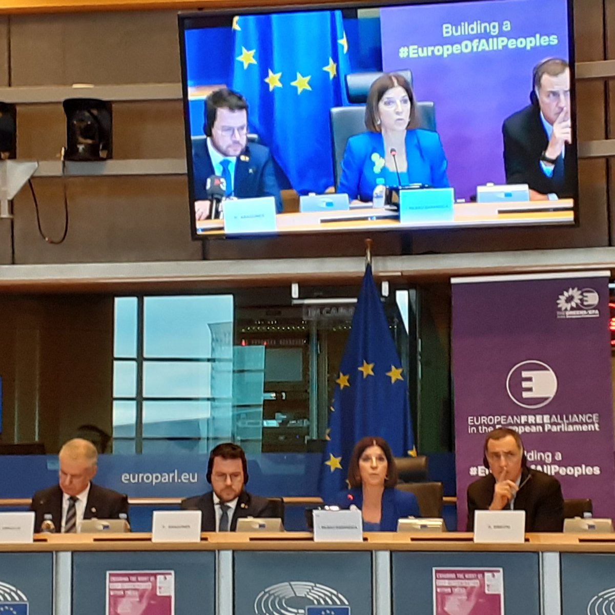GuyonvarchC's tweet photo. Au #parlementeuropeen la députée européenne @IzaskunBilbaoB introduit le débat sur les travaux du Caucus #autodetermination avec les présidents Corse @Gilles_Simeoni basque @inigourkullu et catalan @perearagones https://t.co/KEkPP9ckh5