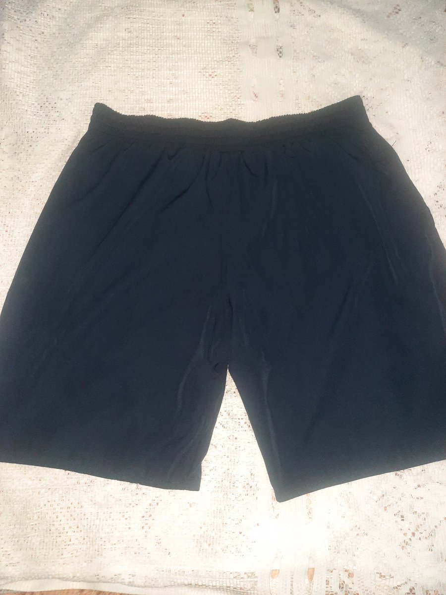 Dadaloja's tweet photo. Bermuda tactel azul escura - GG - 45 reais #enjoei

Compre pelo link: https://t.co/0a1TvOWR3N https://t.co/6Sr0mo2LZm