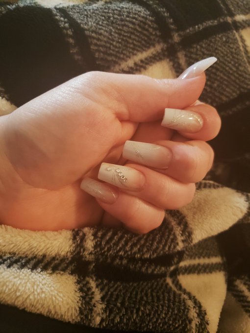 Fresh mani!! Who wants to see it wrapped around a dick? https://t.co/WsKk4YGSuK<a href="/tag/pornhub"class="tags"><span>#pornhub</span></a><a href="/tag/anal"class="tags"><span>#anal</span></a><a href="/tag/pov"class="tags"><span>#pov</span></a><a href="/tag/nsfw"class="tags"><span>#nsfw</span></a><a href="/tag/contentcreator"class="tags"><span>#contentcreator</span></a><a href="/tag/se"class="tags"><span>#se</span></a>