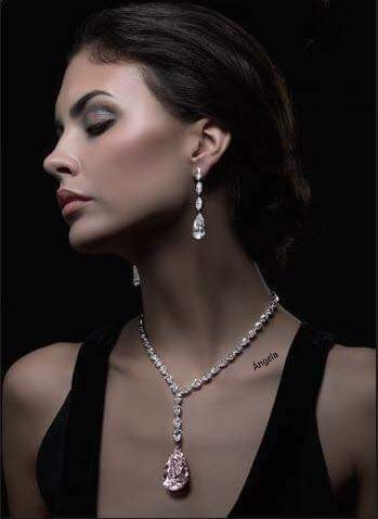 ❤️❤️❤️SOÑADORES 

La vida no es fácil, pero tampoco es imposible. Vivir feliz no significa fingir que todo es perfecto, vivir feliz es aceptar cada día de la forma en que venga, a veces con adversidades, otras con alegrías. Pero siempre con alguien aprendizaje. Abrazos de ❤️a❤️