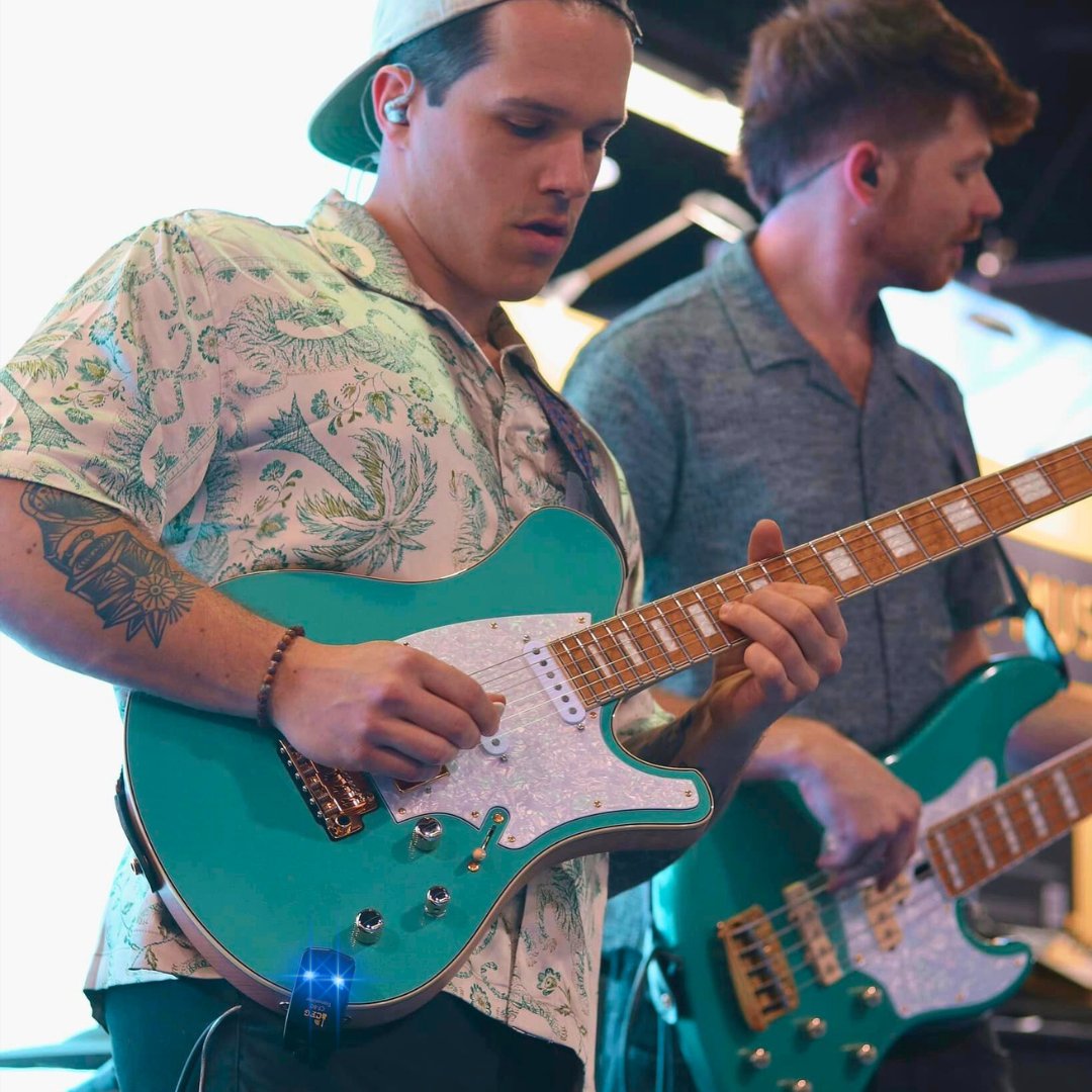 CableFreeGuitar's tweet image. 🎸@turra_giacomo turned up the vibe at NAMM with our CF-80 wireless system! Thanks for making us part of your musical journey and for an epic show. #CFGFamily is all about the chords and the connection. 

#NAMMShow #CF80
