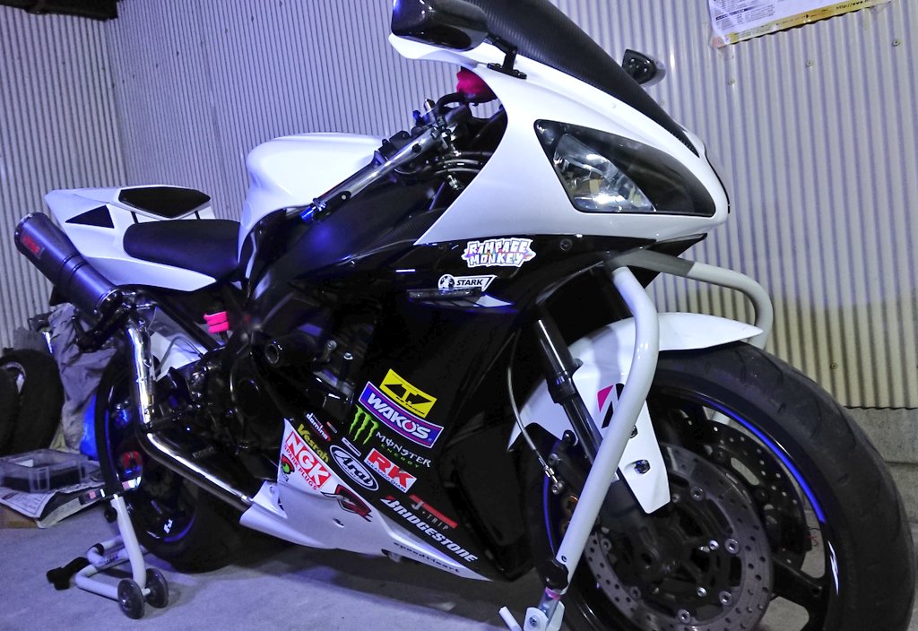 5PW_Mili's tweet photo. 新しくした(˘ω˘)
#バイク乗りとして軽く自己紹介 

名前:みー
性別:男
住み:大阪
身長:169
車両:YZF-R1(5PW)
 　　CBR250RR(MC22)
嫌い:最低限公道ルール守らない人、違法改造
好き:バイク、DIY、スノボ、音楽、ライブ、ラーメン
【MWAM→BCW_城ホ両日/WOP_城ホ両日】
【ヨルシカ→前世2023城ホ初日】 https://t.co/02lmP39ppV