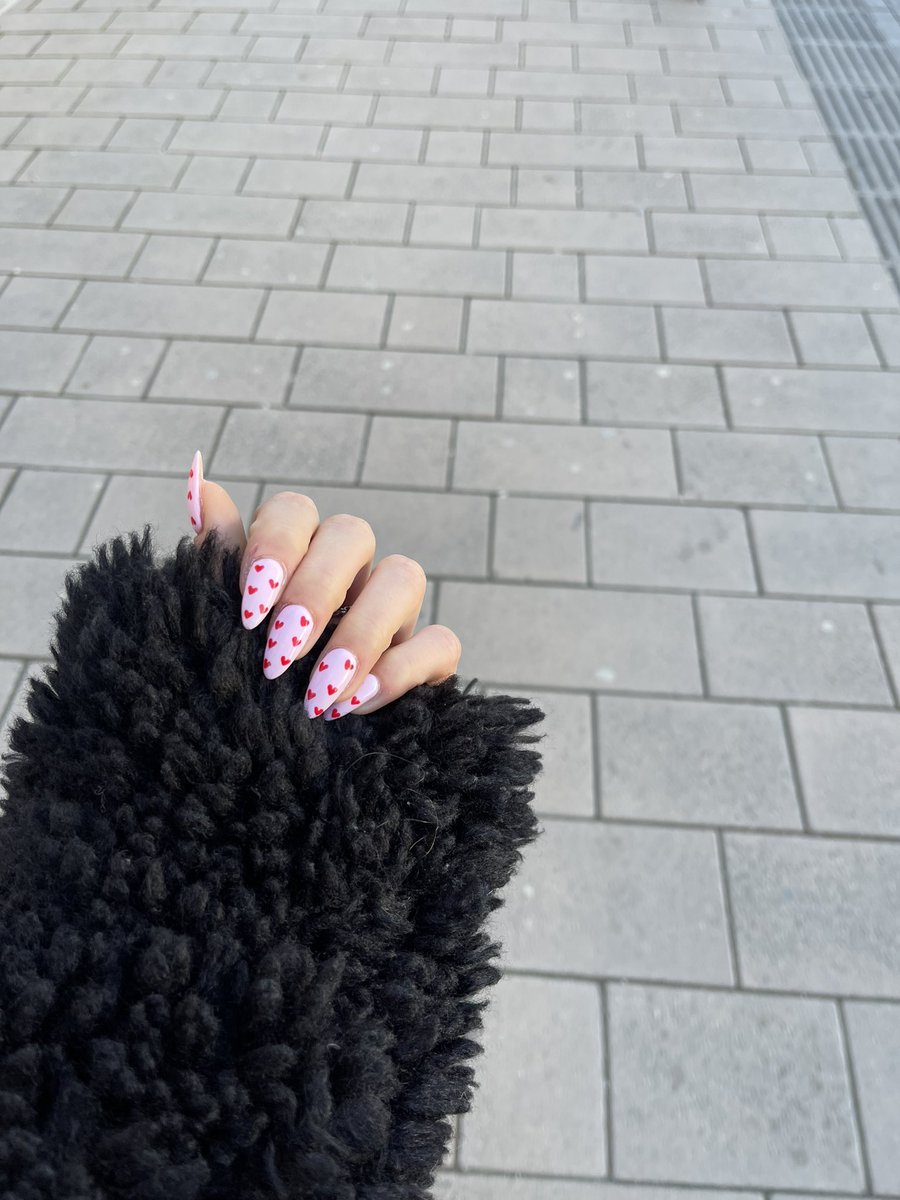 mrikak's tweet photo. V-day nails ❤️❤️ https://t.co/1o2YcZvXDE