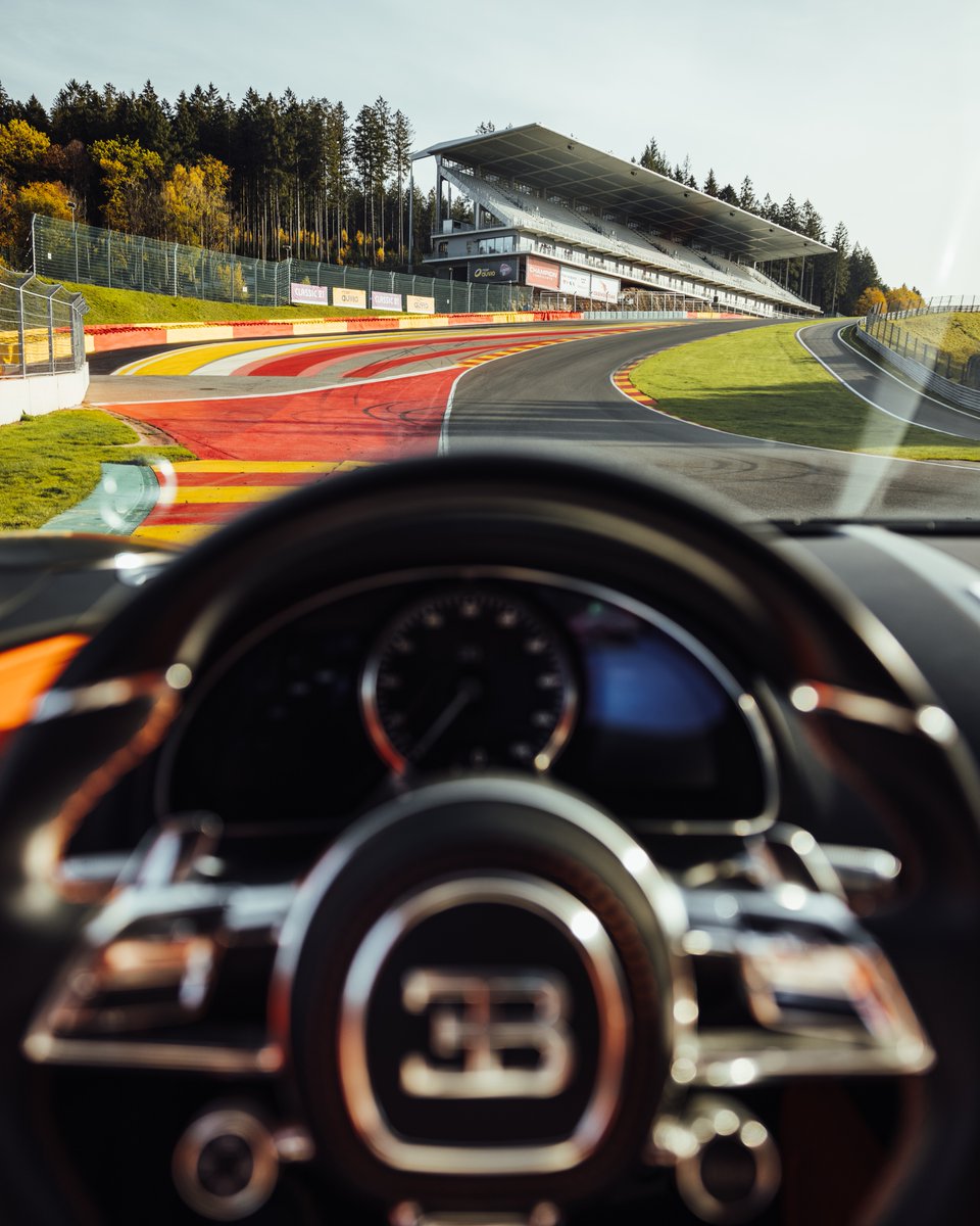 Bugatti's tweet photo. 18,000 kilometres in the CHIRON. Beyond roads and tracks – this CHIRON, owned by a client from the Netherlands, is testament to a lifestyle devoted to his BUGATTI and the joy of driving.

#BUGATTI #CHIRON
–
WLTP: https://t.co/mCEE0ghyaw https://t.co/j1bE5g8Rrx