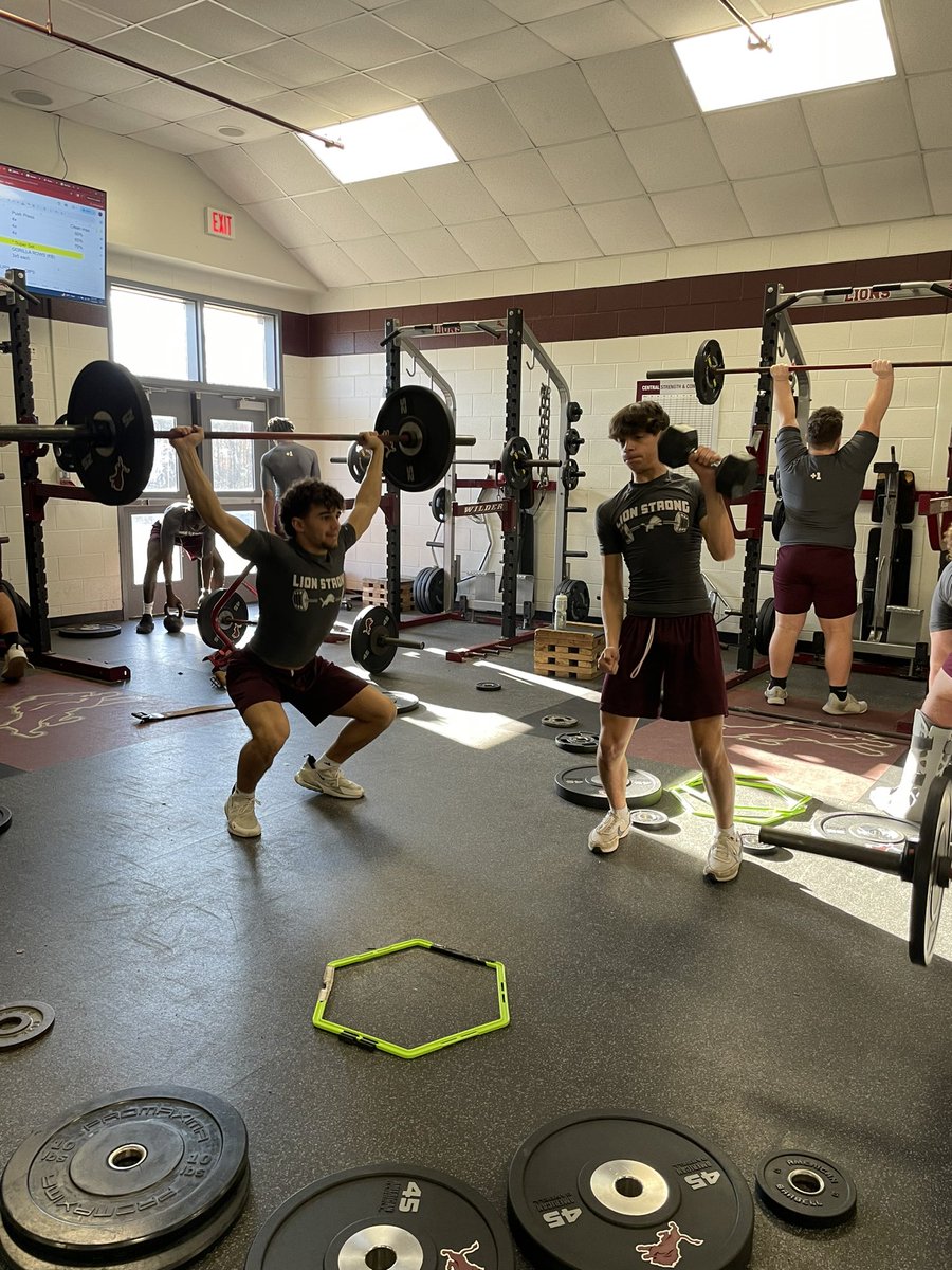 kelbodean's tweet photo. It’s Wednesday, time to pay the power bill. Possibly my favorite day. @LIONSTRONGFB @LionSportsCHS https://t.co/p5Ysqyl5rH