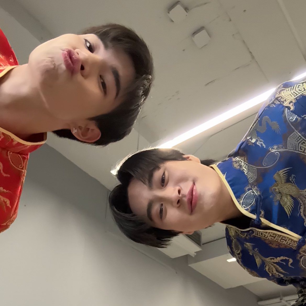 อาหมวยโรงเตี๊ยม              อาตี๋ร้านทอง