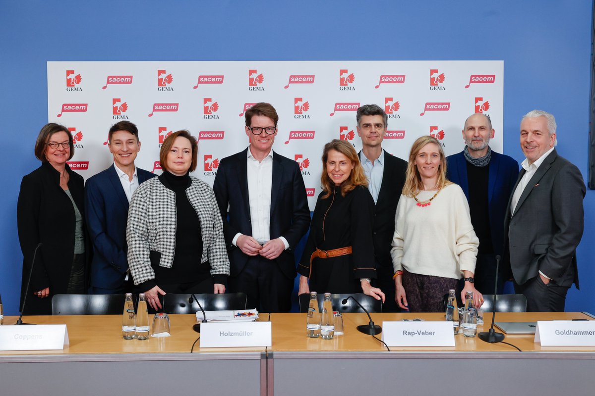 Yesterday, @RapVebC (@Sacem) and Tobias Holzmüller (@gema_news) introduced the 1st study by @Goldmedia on the impact of generative AI on the music and creative sector during a Press Conference in Berlin. 💻Press Conference replay: bit.ly/3SiSbWw 📸Sebastian Semmer