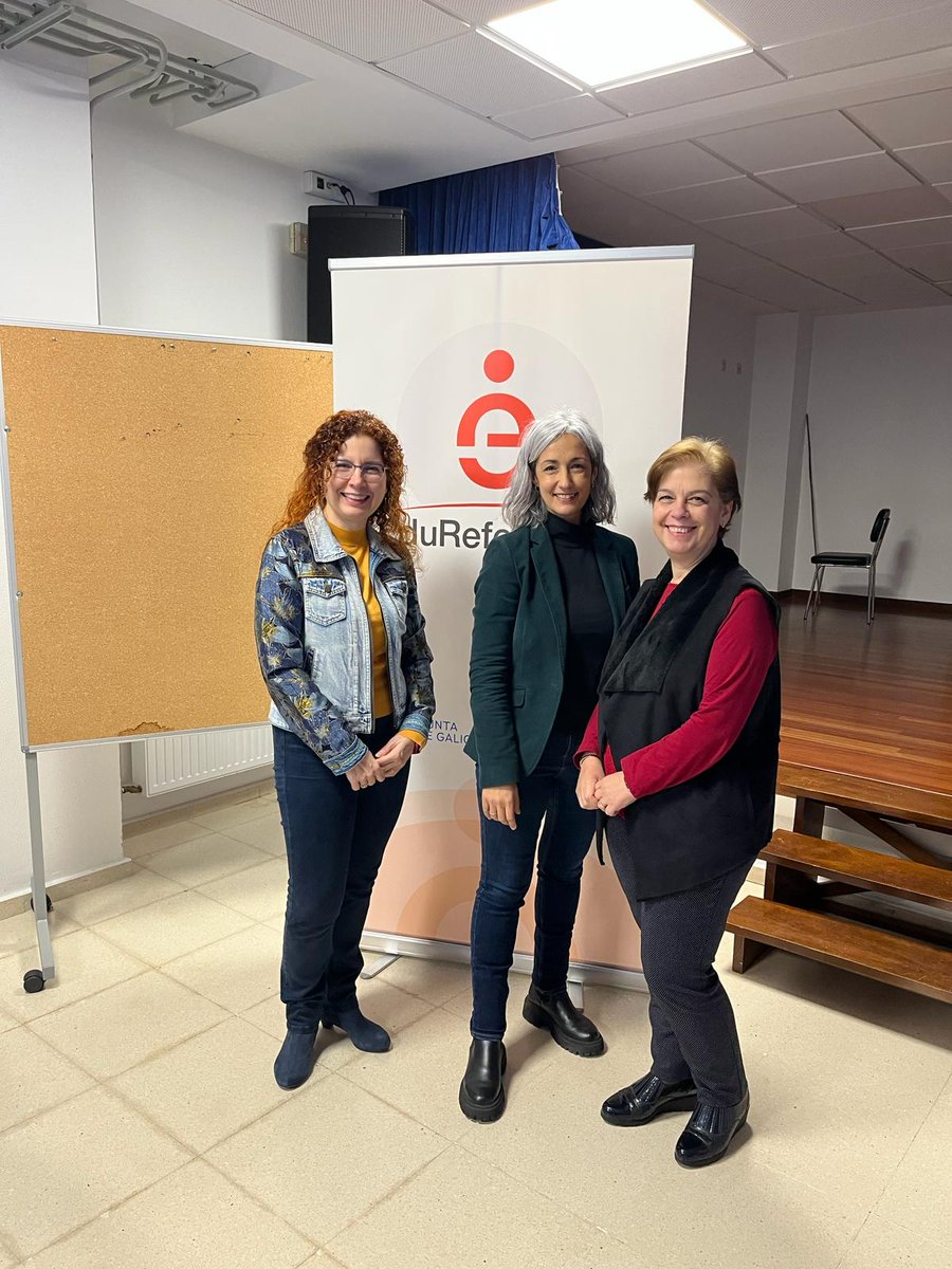 A docente de #TelecoVigo e investigadora de <a href="/atlanTTic_uvigo/">atlanTTic - UVigo</a> <a href="/EditadeLorenzo/">Edita de Lorenzo</a> estivo o luns no IES San Mamede de Maceda falando sobre enxeñaría de #telecomunicación, dentro do programa #EduReferentes de <a href="/ExecutivasG/">Executivas de Galicia</a>. Nesa mesma sesión participou tamén a empresaria <a href="/mvicastelo/">Mariví Iglesias Castelo</a>