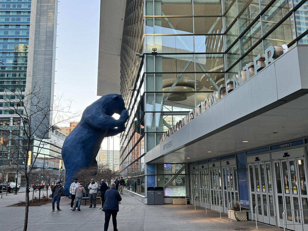 lljohnsongolf's tweet photo. Good Morning from downtown Denver and #ProGreenExpo2024!  Today the Expo floor will be open from 10:00 am - 4:00 pm. Be sure to stop by our booth (#325) and check out all the NEW equipment we brought with us this year! 

#ProGreenExpo #PGE2024 https://t.co/bMzcXloSjh