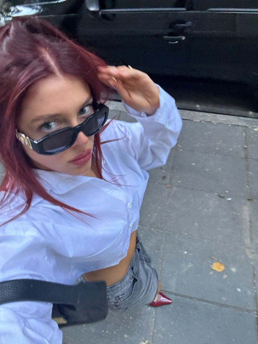 holareinis's tweet image. main kata desde la season 3