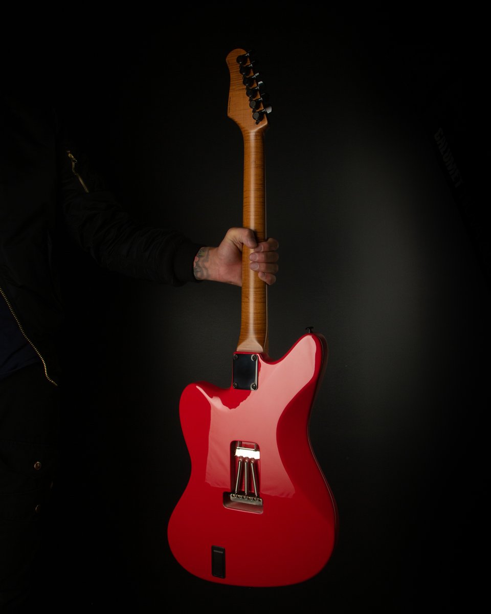 SuhrCustom's tweet photo. Custom Classic JM Antique built for Eddie’s Guitars!
Find a dealer now at https://t.co/QFUoXZAGyc.

Instrument Specifications:
Serial Number: 76294
Model: Classic JM Antique
Finish: Fiesta Red
Neck: Roasted Flame Maple Neck and Fingerboard

#Suhr #SuhrCustom #SuhrGuitars https://t.co/eIuHedv0lm
