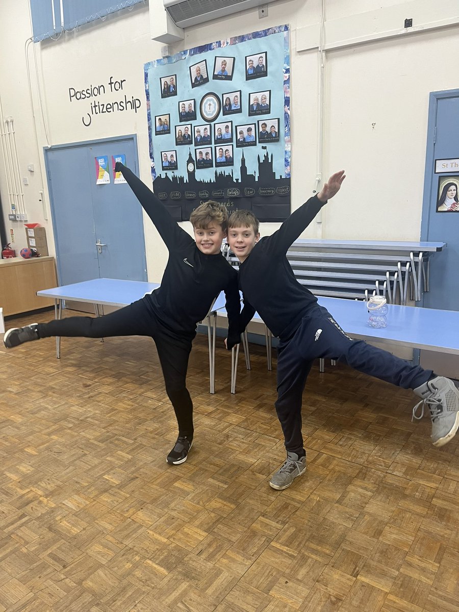 StBernardsep's tweet photo. Team 5 have worked on their counter balances in gymnastics. #stbsisactive https://t.co/PzOAcjygIc