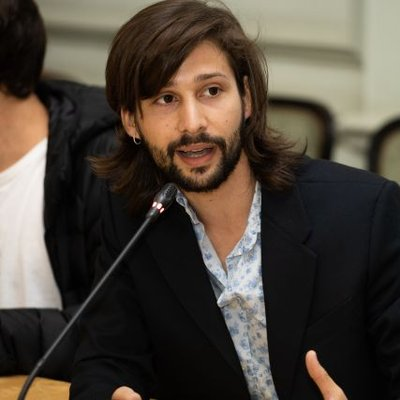 delta903fm's tweet photo. 📻 #Ahora en #CiudadanoComún | 📞 Juan Cruz Ruax (@CruzRuax) – Miembro de la dirección de Sustentabilidad Sin Fronteras y periodista medioambiental - @Licabrera2001 @Diegokol 

👉 Organizaciones ambientalistas exigen eliminar el "capítulo ambiental" de la Ley ��mnibus https://t.co/NrQfC9unVQ