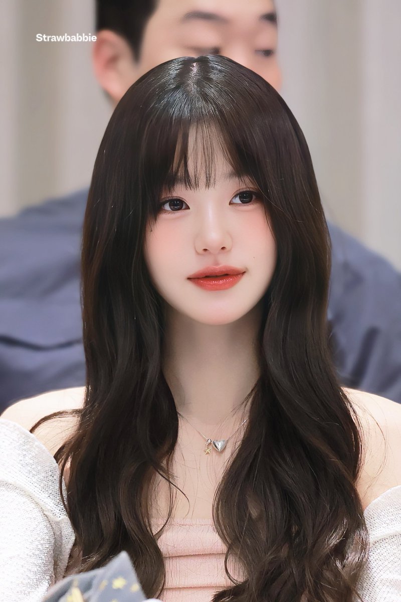 240126 👸🏻🪞✨

#아이브 #IVE #장원영 #JANGWONYOUNG #원영 #WONYOUNG #ウォニョン <a href="/IVE_twt/">IVE</a>